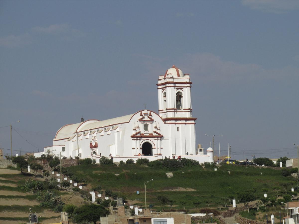 Hotel El Sombrero Huanchaco Exterior photo